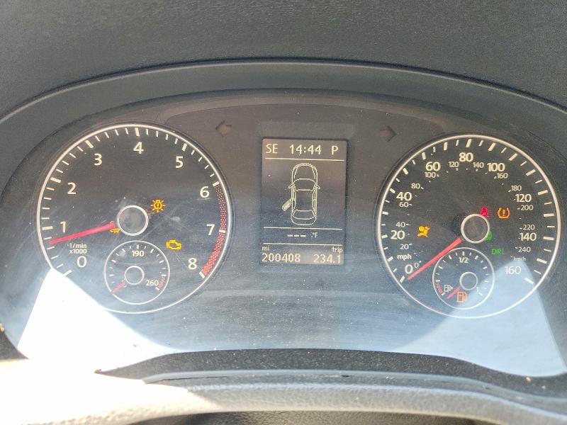 Photo 9 from auction – 2013 VOLKSWAGEN PASSAT with VIN 1VWBP7A38DC100385