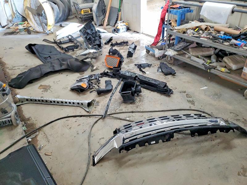 Photo 12 from auction – 2021 CHEVROLET SILVERADO with VIN 1GC4YPEYXMF153179