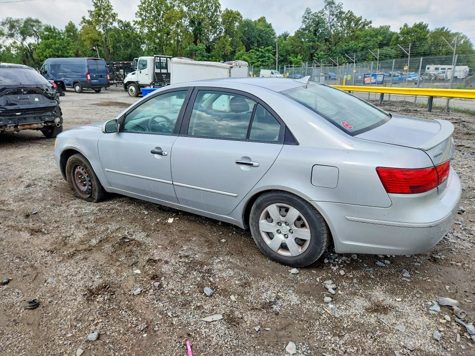 Photo 2 from auction – 2010 HYUNDAI SONATA with VIN 5NPET4AC4AH595405
