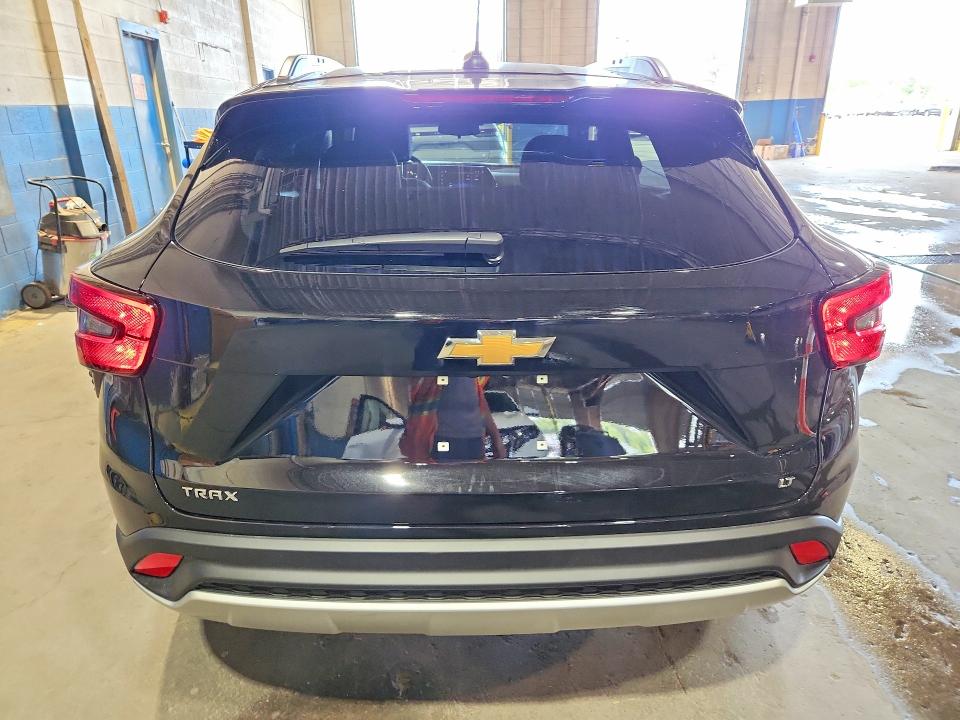 Photo 6 from auction – 2026 CHEVROLET TRAX with VIN KL77LHEP8TC188549