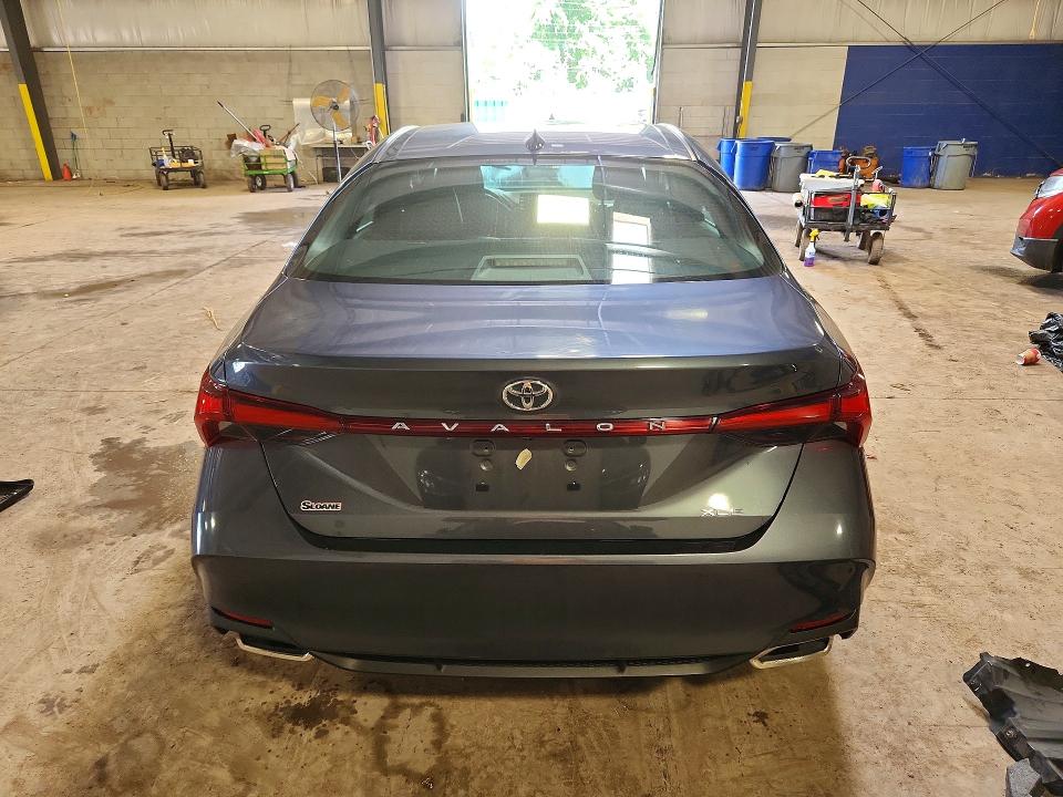 Photo 6 from auction – 2022 TOYOTA AVALON with VIN 4T1AZ1FB8NU071984