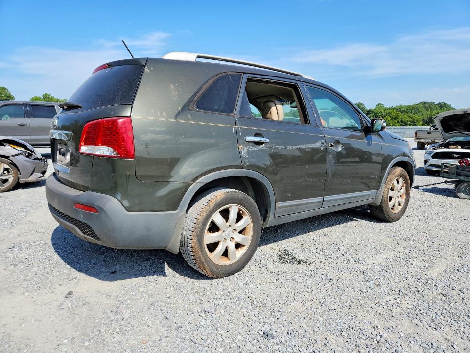 Photo 3 from auction – 2011 KIA SORENTO with VIN 5XYKT3A14BG162431