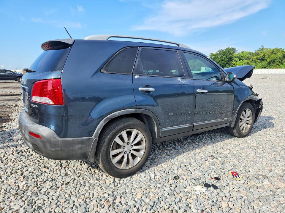 Photo 3 from auction – 2011 KIA SORENTO with VIN 5XYKU4A24BG012752