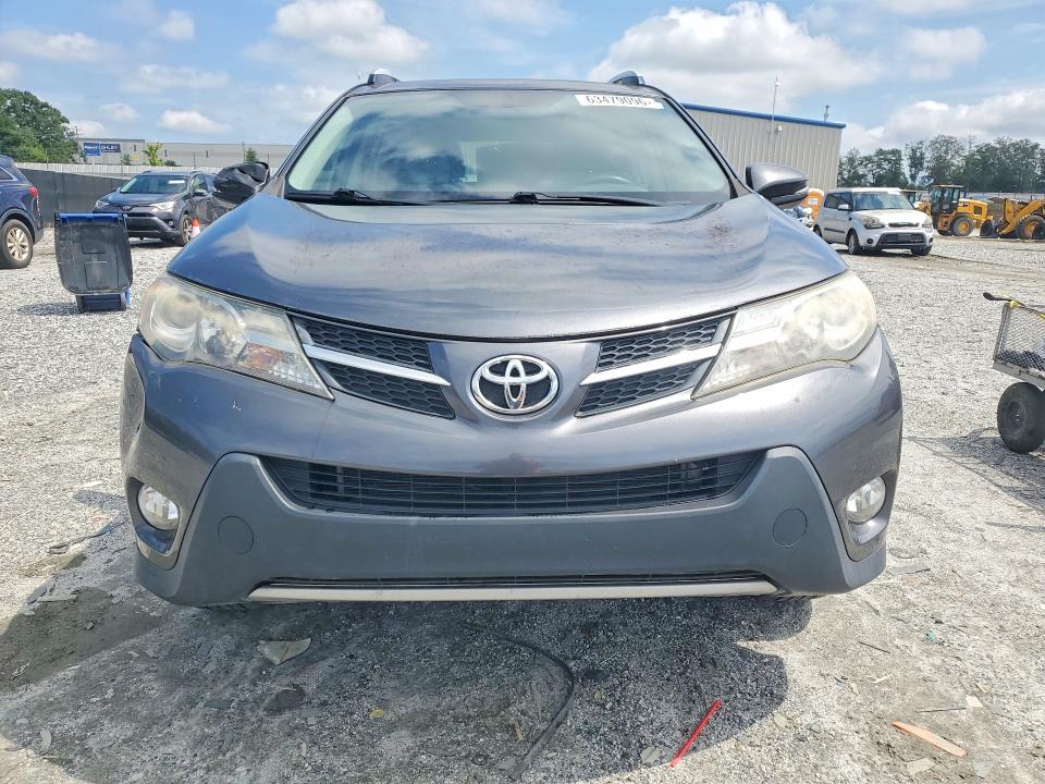 Photo 5 from auction – 2013 TOYOTA RAV4 with VIN JTMRFREV5DD001979