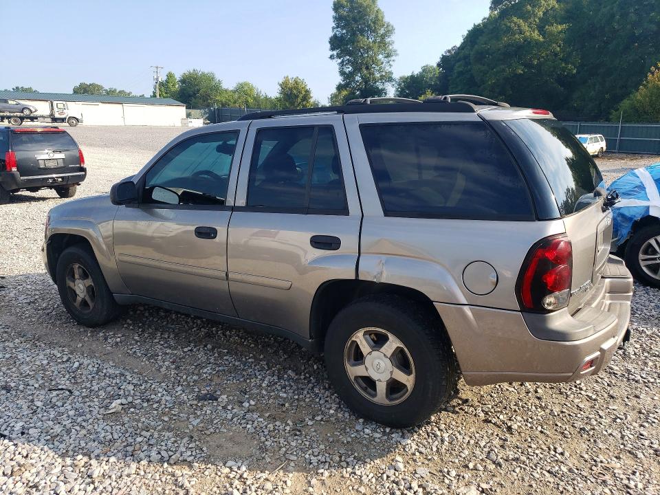 Photo 2 from auction – 2006 CHEVROLET TRAILBLAZER with VIN 1GNDT13S962208801