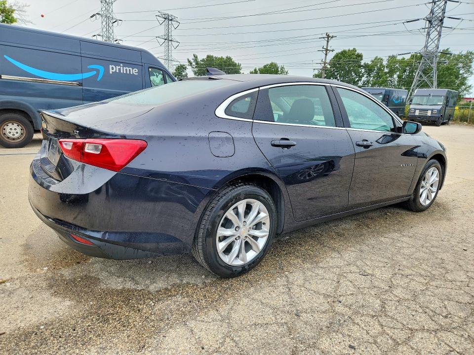 Photo 3 from auction – 2023 CHEVROLET MALIBU with VIN 1G1ZD5ST1PF223552