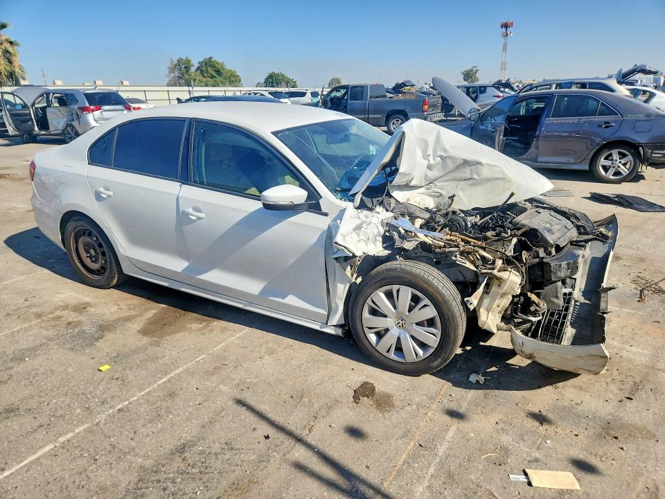 Photo 4 from auction – 2014 VOLKSWAGEN JETTA with VIN 3VWD17AJ4EM419596
