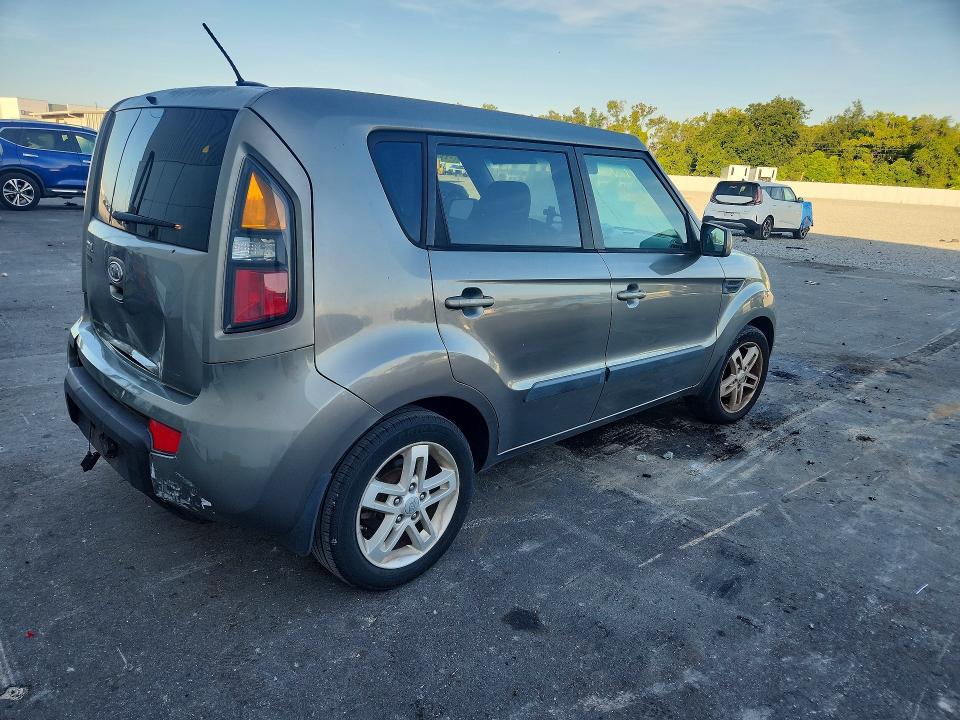 Photo 3 from auction – 2011 KIA SOUL with VIN KNDJT2A23B7302190