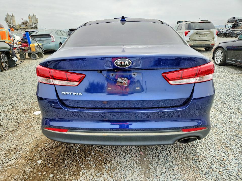 Фото 6 с аукциона – 2016 KIA OPTIMA с VIN 5XXGT4L36GG005683