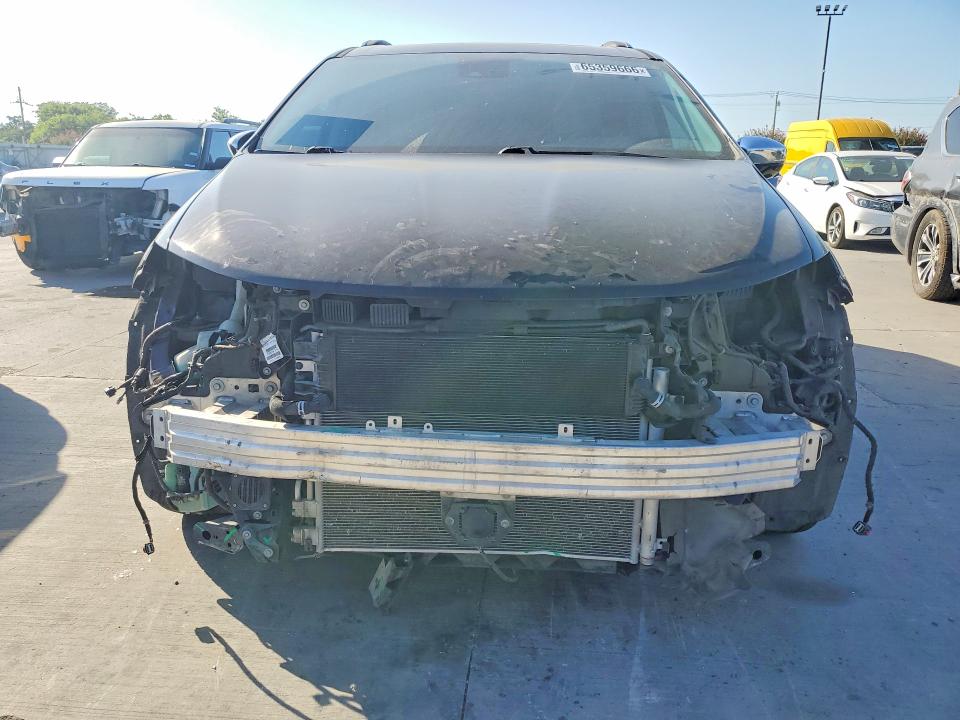 Photo 5 from auction – 2017 CHRYSLER PACIFICA with VIN 2C4RC1N72HR712540