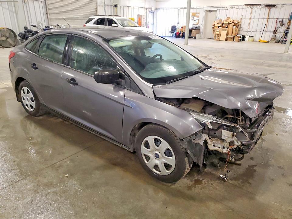 Photo 4 from auction – 2013 FORD FOCUS with VIN 1FADP3E28DL381938