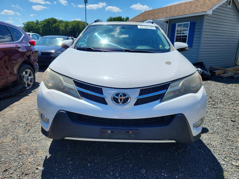 Photo 5 from auction – 2015 TOYOTA RAV4 with VIN 2T3RFREV7FW373264