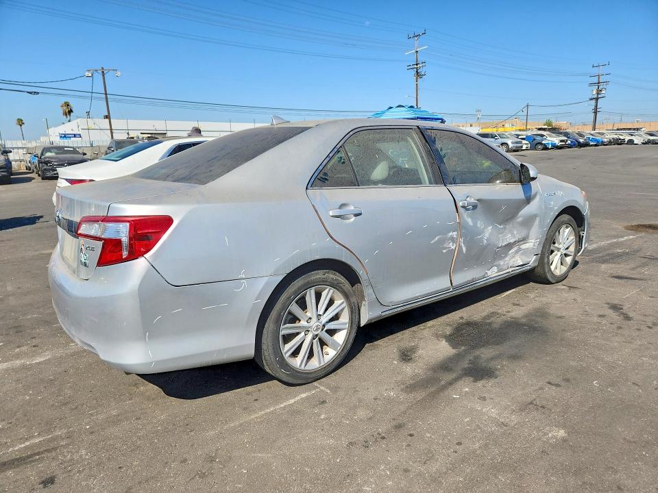 Снимка 3 от търг – 2012 TOYOTA CAMRY HYBRID с VIN 4T1BD1FK2CU043713