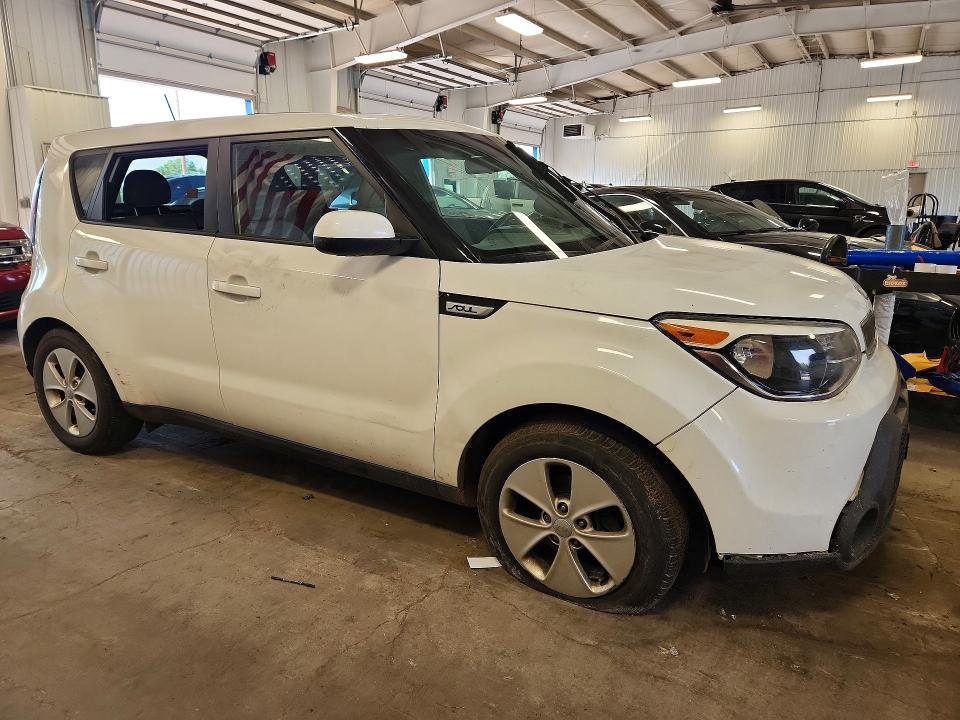 Photo 4 from auction – 2016 KIA SOUL with VIN KNDJN2A2XG7249411