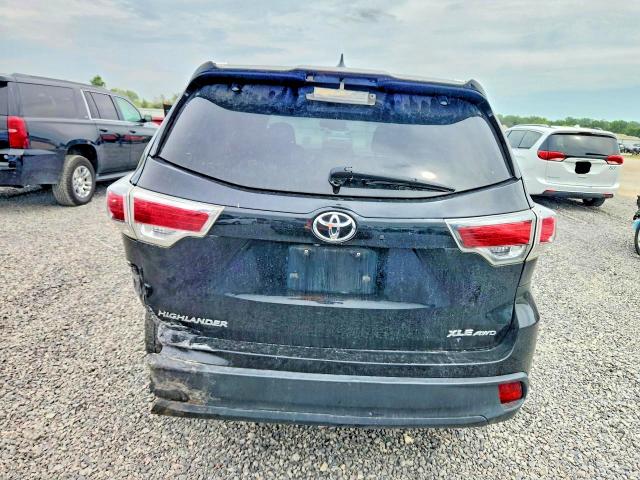Photo 6 from auction – 2015 TOYOTA HIGHLANDER with VIN 5TDJKRFH8FS148726