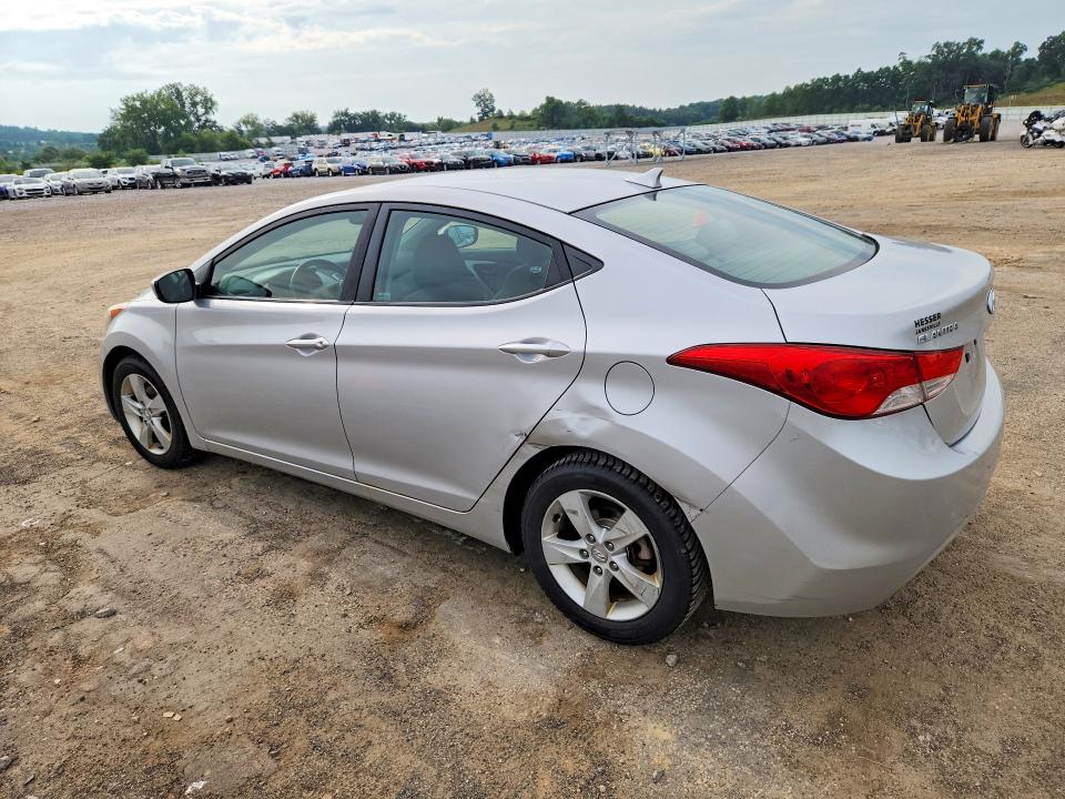 Photo 2 from auction – 2012 HYUNDAI ELANTRA with VIN KMHDH4AE3CU467577