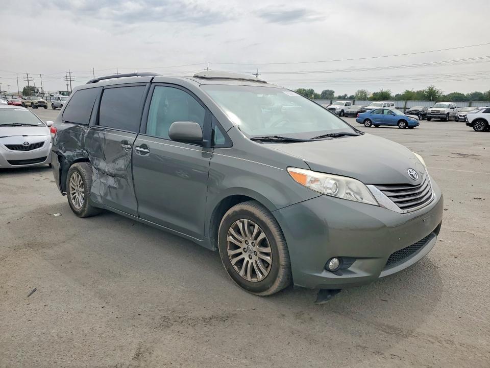 Photo 4 from auction – 2011 TOYOTA SIENNA with VIN 5TDYK3DC2BS099634