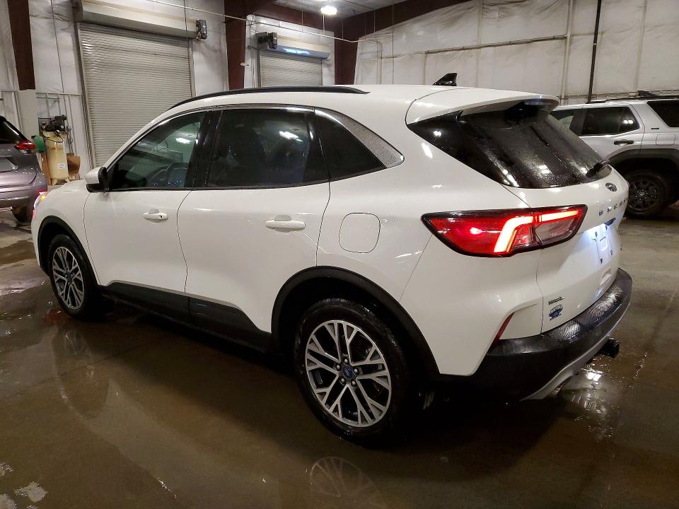 Photo 2 from auction – 2020 FORD ESCAPE with VIN 1FMCU9H90LUA56893