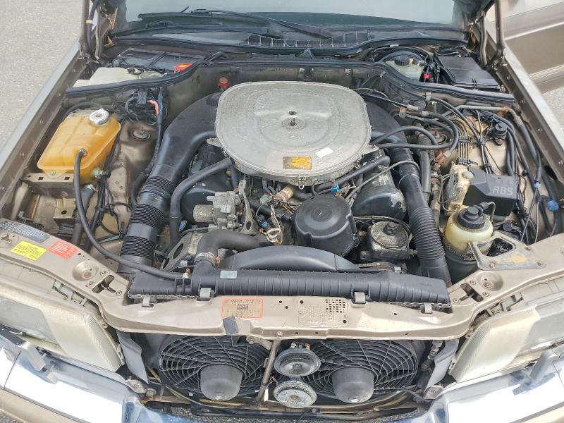 Photo 11 from auction – 1991 MERCEDES-BENZ 560 with VIN WDBCA39E5MA601462