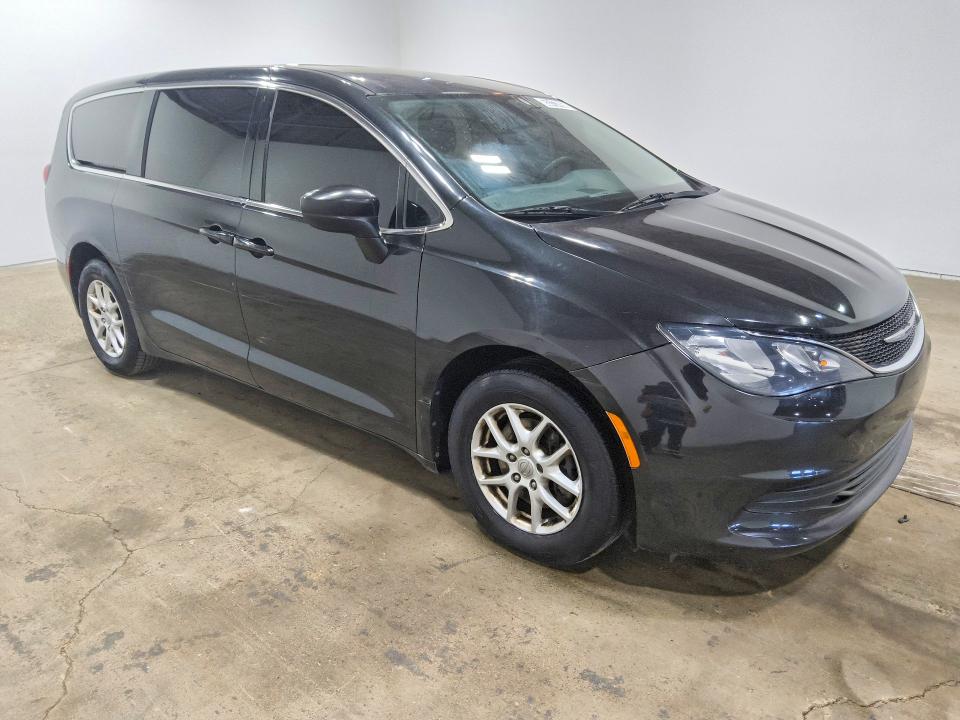 Photo 4 from auction – 2017 CHRYSLER PACIFICA with VIN 2C4RC1DG1HR642904