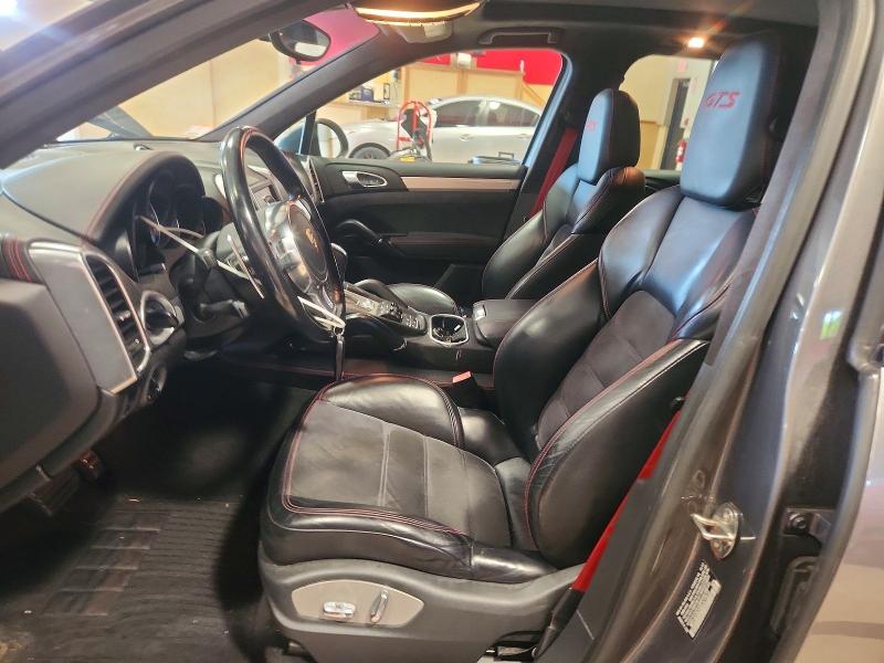Photo 7 from auction – 2013 PORSCHE CAYENNE with VIN WP1AD2A20DLA77572