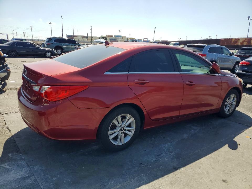 Photo 3 from auction – 2013 HYUNDAI SONATA with VIN 5NPEB4AC4DH750431