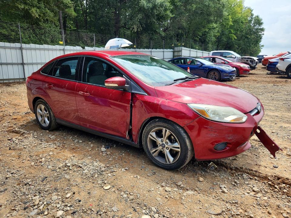 Photo 4 from auction – 2014 FORD FOCUS with VIN 1FADP3F28EL447842
