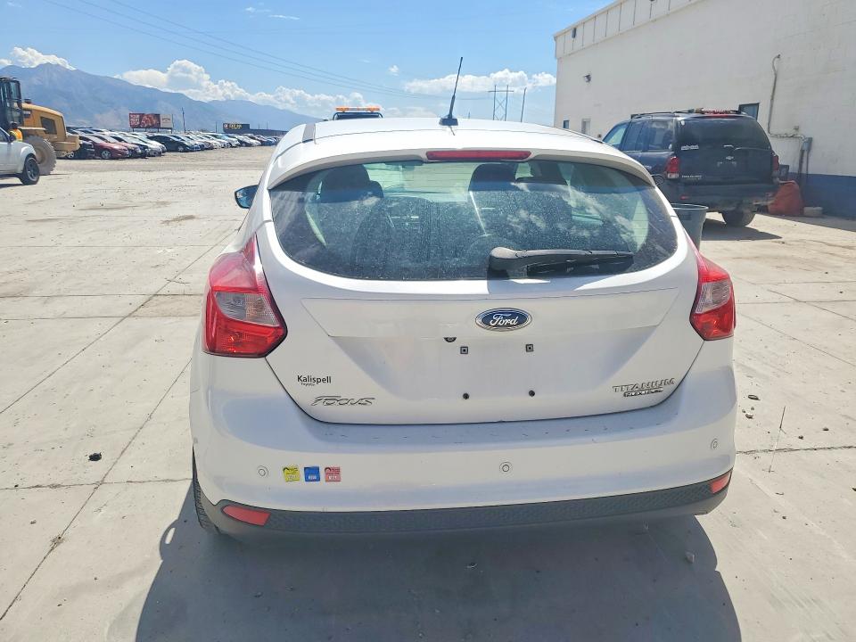 Photo 6 from auction – 2014 FORD FOCUS with VIN 1FADP3N28EL149535