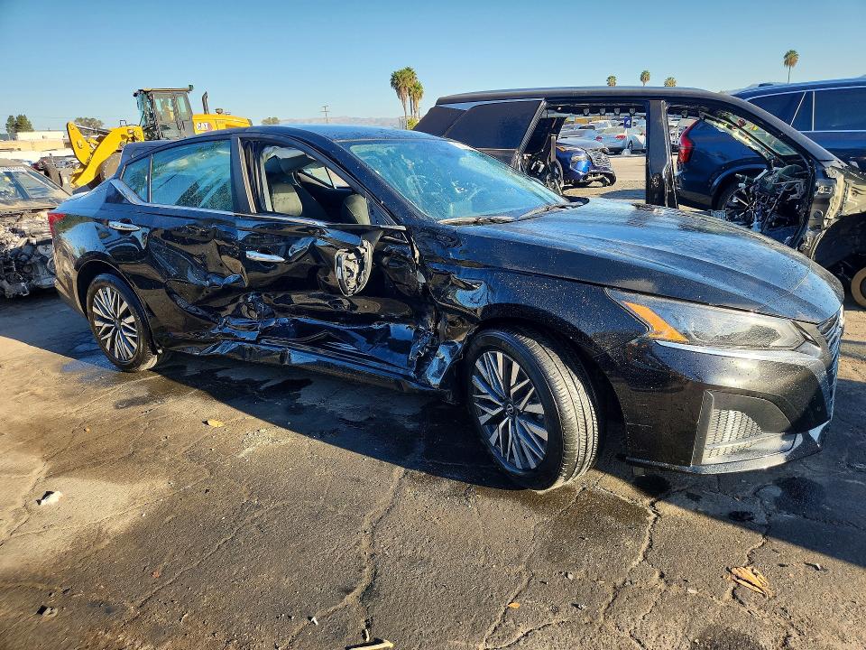 Photo 4 from auction – 2025 NISSAN ALTIMA with VIN 1N4BL4DV8SN398163