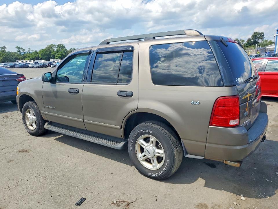 Photo 2 from auction – 2005 FORD EXPLORER with VIN 1FMZU73E75UA57335