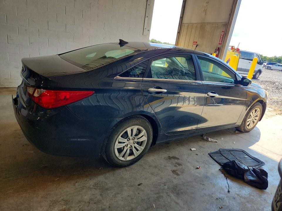 Photo 3 from auction – 2012 HYUNDAI SONATA with VIN 5NPEB4AC6CH342690