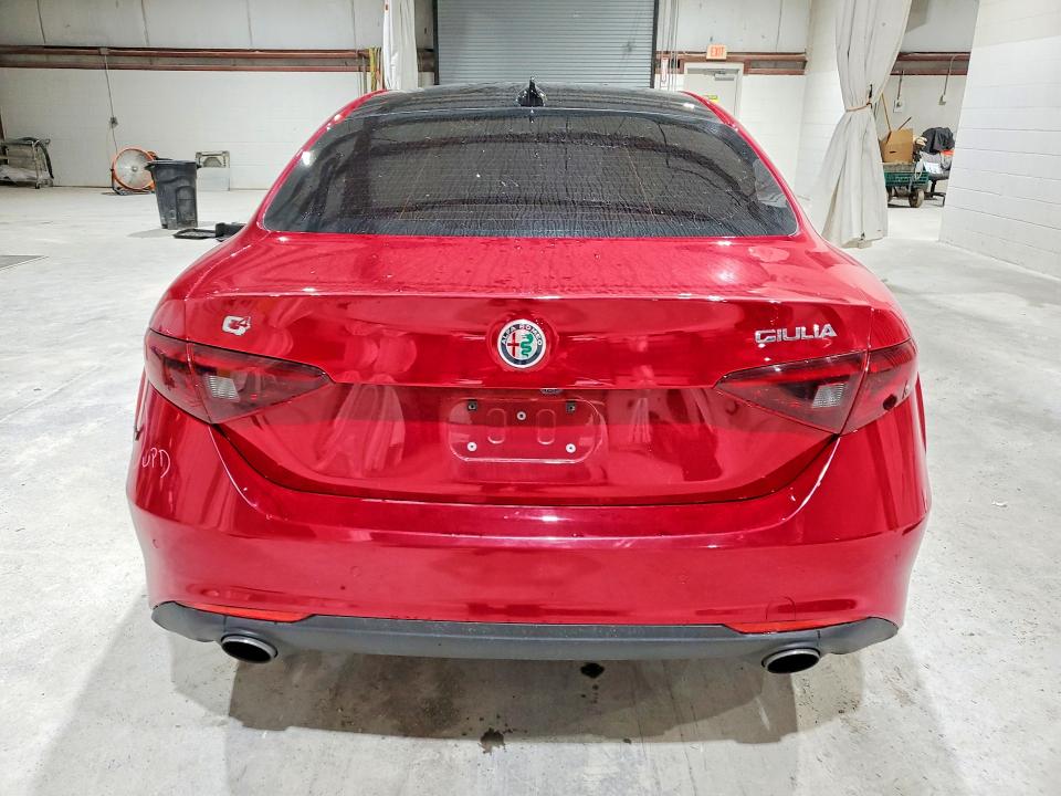 Photo 6 from auction – 2017 ALFA ROMEO GIULIA with VIN ZARFAEEN5H7550795