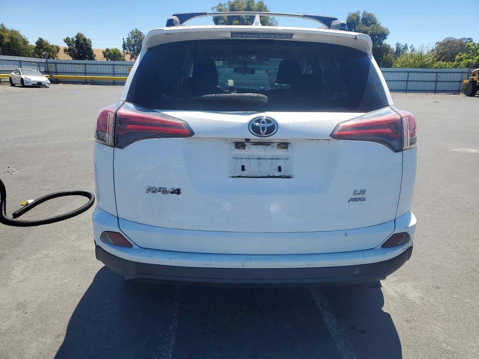 Zdjęcie 6 z aukcji – 2016 TOYOTA RAV4 z VIN JTMBFREV2GJ100444