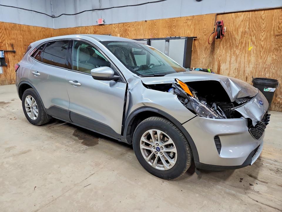 Photo 4 from auction – 2021 FORD ESCAPE with VIN 1FMCU9G62MUA39800