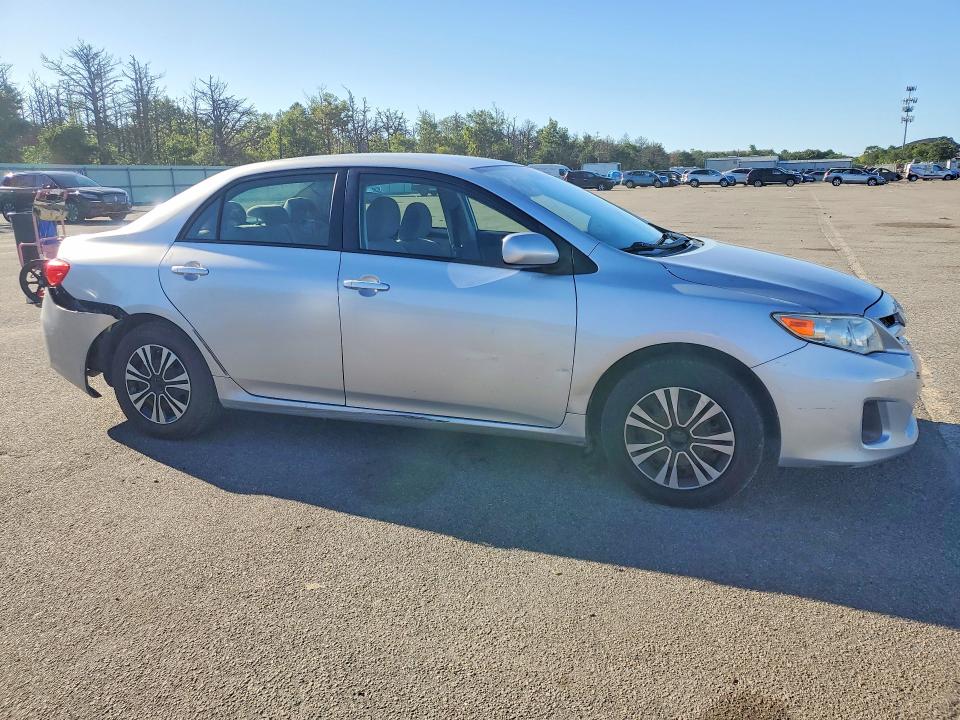 Photo 4 from auction – 2011 TOYOTA COROLLA with VIN JTDBU4EE6BJ091412