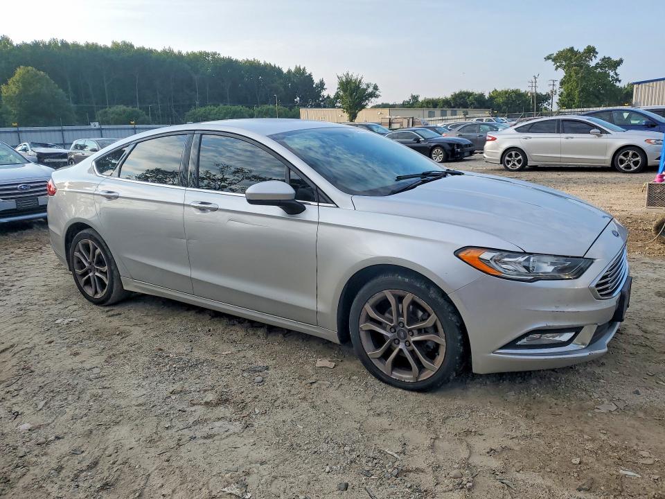 Photo 4 from auction – 2017 FORD FUSION with VIN 3FA6P0T91HR308585