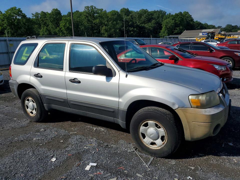 Photo 4 from auction – 2005 FORD ESCAPE with VIN 1FMYU92Z35KA01724