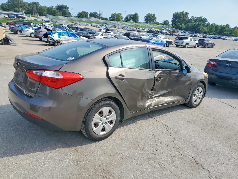 Photo 3 from auction – 2015 KIA FORTE with VIN KNAFX4A63F5302844