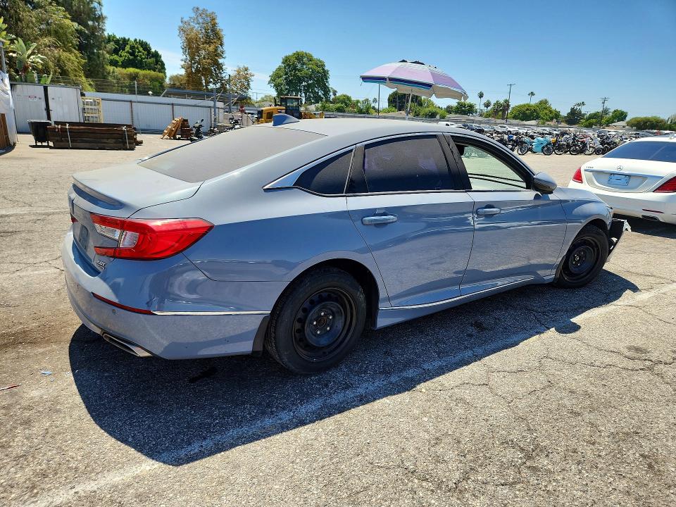 Снимка 3 от търг – 2022 HONDA ACCORD с VIN 1HGCV2F9XNA013146
