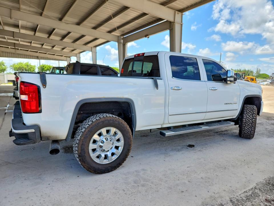 Photo 3 from auction – 2015 GMC SIERRA with VIN 1GT120E85FF535361