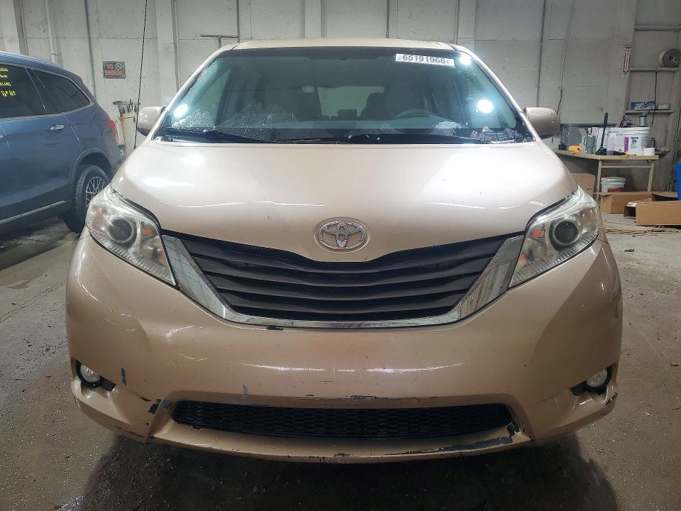 Photo 5 from auction – 2011 TOYOTA SIENNA with VIN 5TDYK3DC0BS047824
