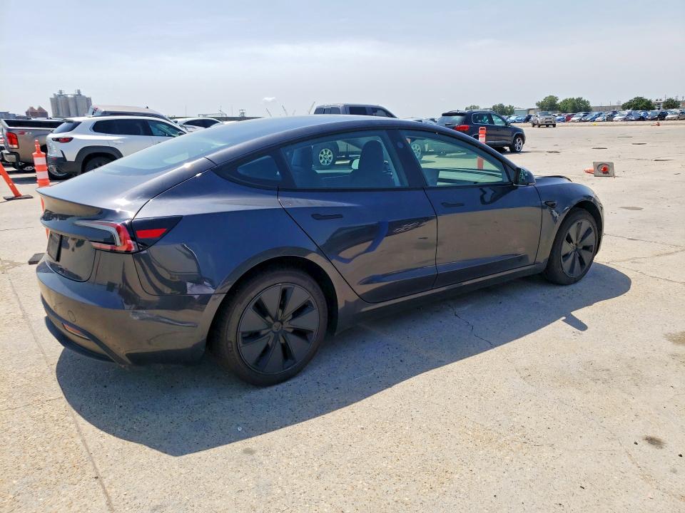 Снимка 3 от търг – 2025 TESLA MODEL 3 с VIN 5YJ3E1EA5SF933113