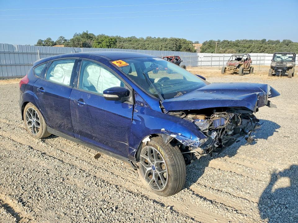 Photo 4 from auction – 2017 FORD FOCUS with VIN 1FADP3M2XHL263834