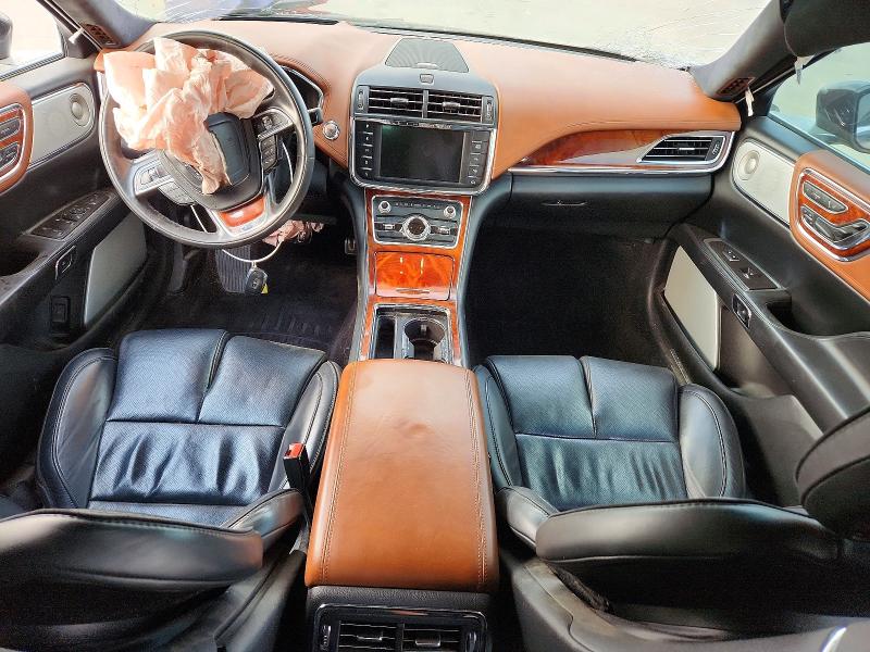 Photo 8 from auction – 2017 LINCOLN CONTINENTAL with VIN 1LN6L9AP7H5634272
