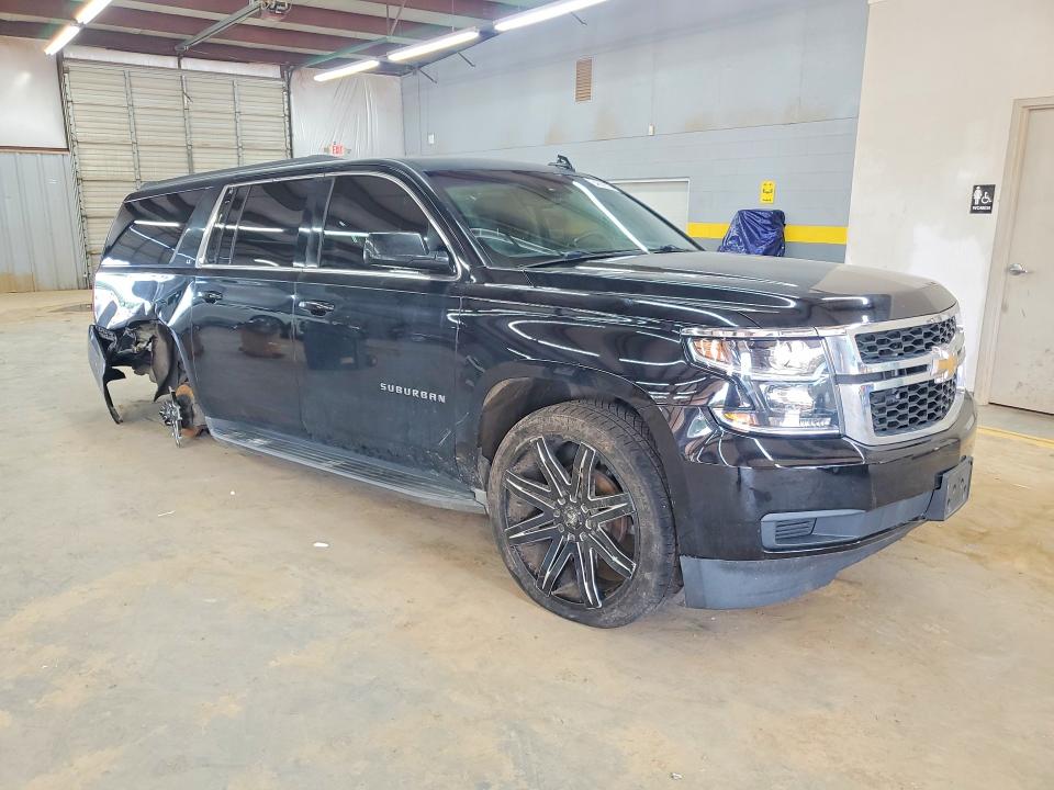 Photo 4 from auction – 2015 CHEVROLET SUBURBAN with VIN 1GNSKJKC2FR727863