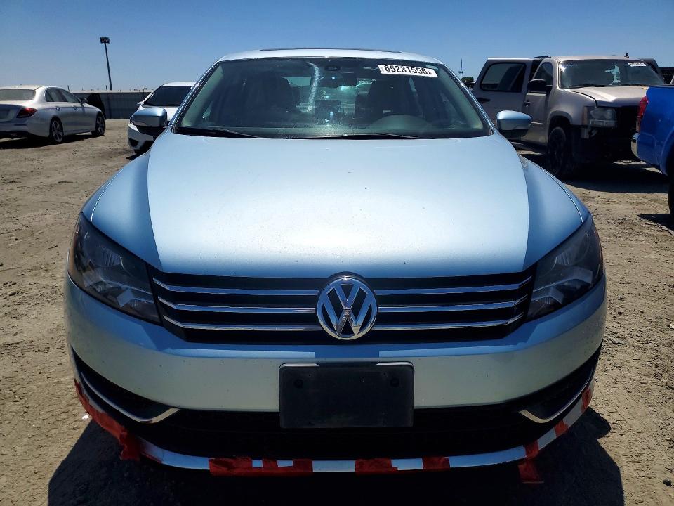Photo 5 from auction – 2013 VOLKSWAGEN PASSAT with VIN 1VWBP7A35DC136177