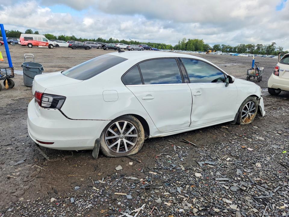 Photo 3 from auction – 2017 VOLKSWAGEN JETTA with VIN 3VWDB7AJ2HM223383
