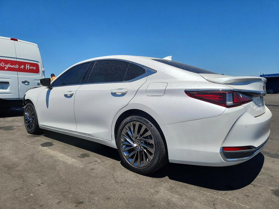 Zdjęcie 2 z aukcji – 2025 LEXUS ES 300H z VIN 58AEA1C14SU067374