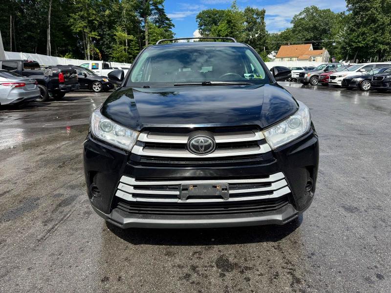 Photo 5 from auction – 2018 TOYOTA HIGHLANDER with VIN 5TDBZRFH5JS850690