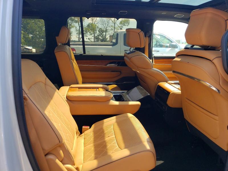 Photo 11 from auction – 2022 JEEP GRAND WAGONEER with VIN 1C4SJVGJ3NS141643